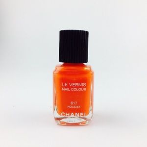 Channel Nail Polish “Holiday” 617